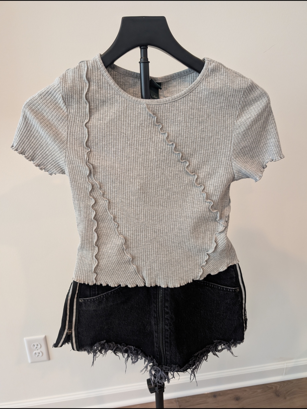 wild fable Light Gray Ribbed Lettuce-Edge Crop Top